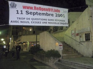 Une banderole qui est resté accroché un moment..